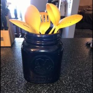 Kitchen caddy with utensils